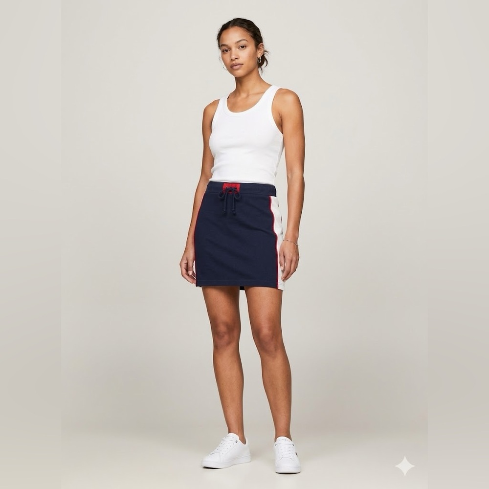 VNTG Tommy Hilfiger Navy Mini Skirt - Retro Y2K Sporty Aesthetic Women’s large